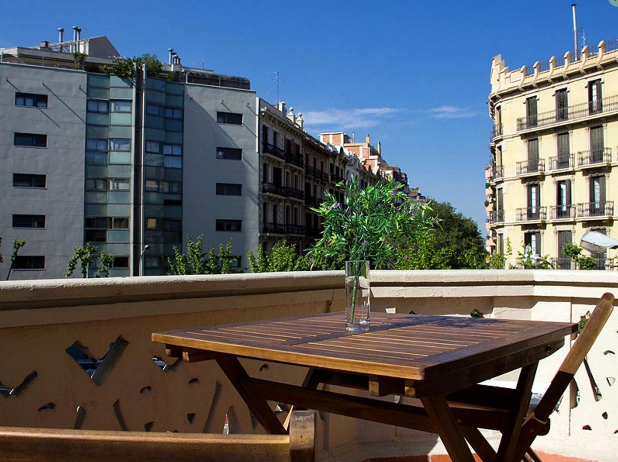 Hostalin Barcelona Diputacion Exterior photo